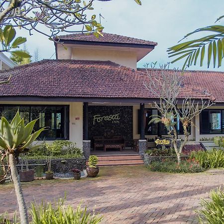 Foresta Inn Family Resort Prigen エクステリア 写真