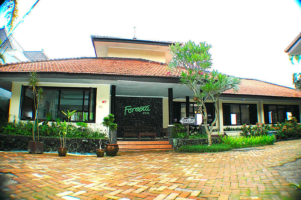 Foresta Inn Family Resort Prigen エクステリア 写真