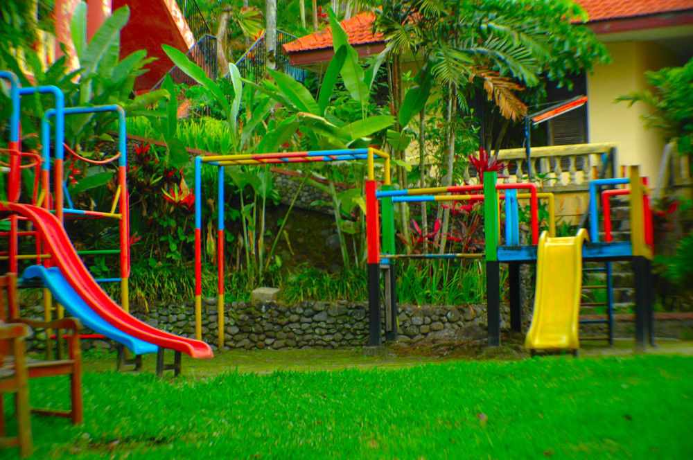 Foresta Inn Family Resort Prigen エクステリア 写真