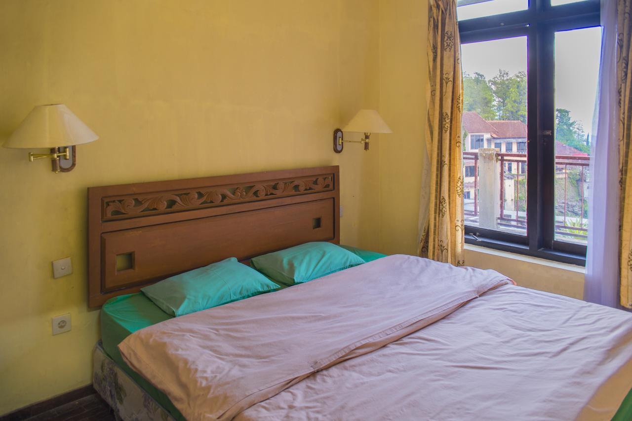 Foresta Inn Family Resort Prigen エクステリア 写真