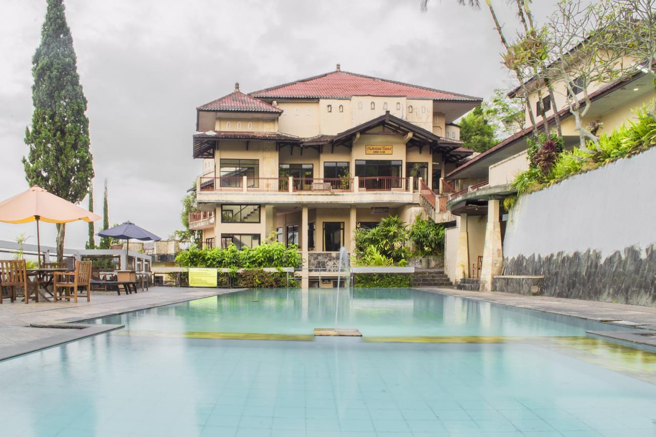 Foresta Inn Family Resort Prigen エクステリア 写真