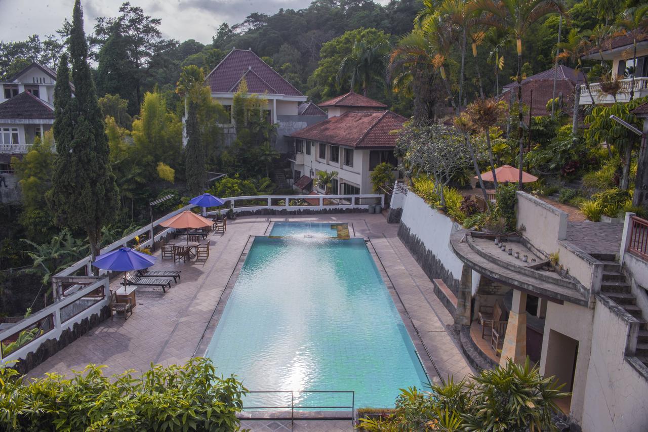Foresta Inn Family Resort Prigen エクステリア 写真